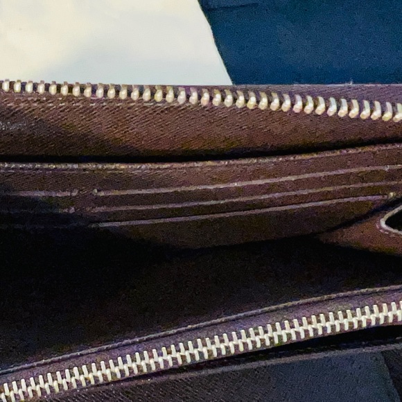 Louis Vuitton Zippy Wallet - Picture 6 of 7